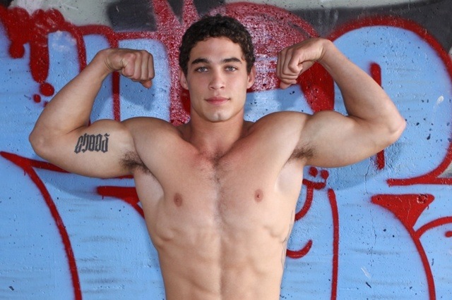 20 Year Old Nude Muscle Boys