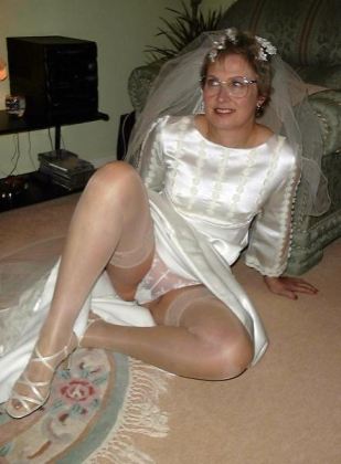 Accidental Brides Upskirt No Panties
