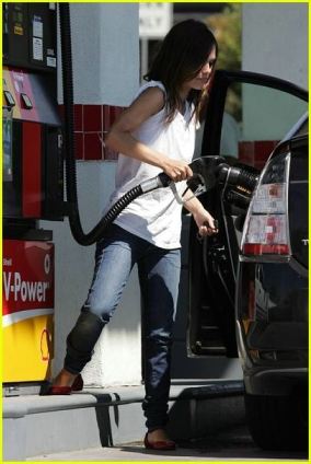 Adam Brody And Rachel Bilson