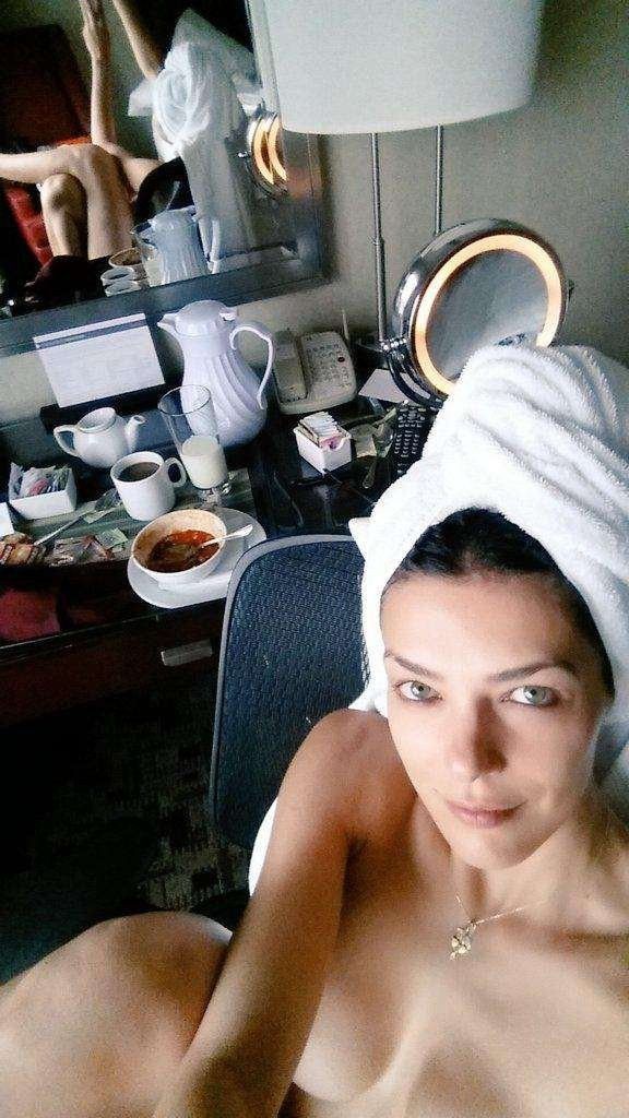 Adrianne Curry Nude Leaked