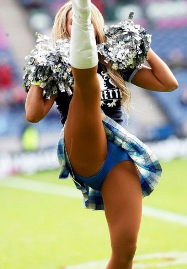 Hot Cheerleaders Upskirt Shots