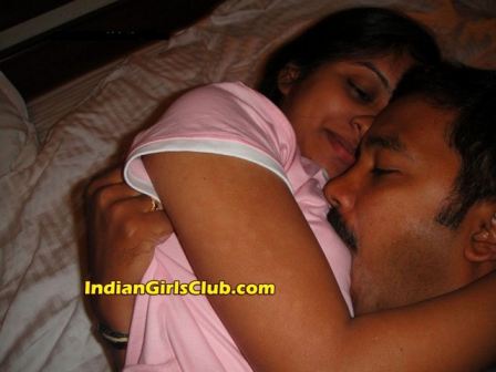 Hot Indian Girls Nude Kissing