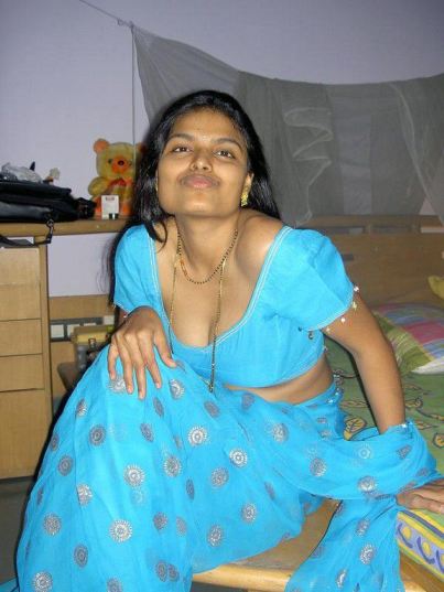 Hot Mallu Aunty Saree