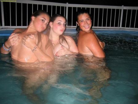 Hot Naked Girls Pool