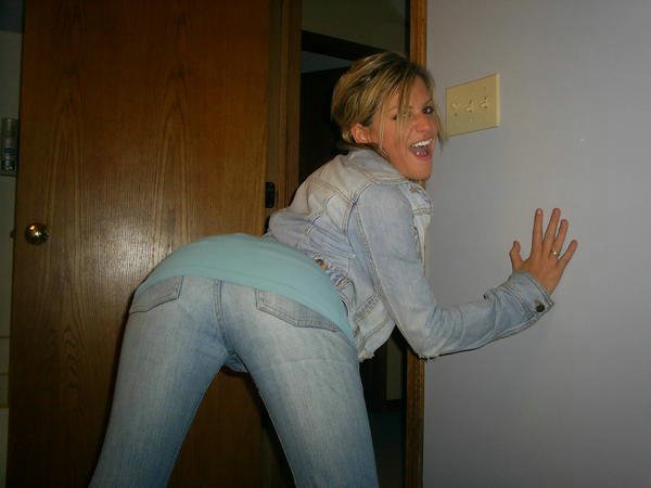 Hot Sexy Ass Blonde Tight Jeans