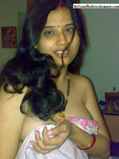 Hot Sexy Indian Aunties