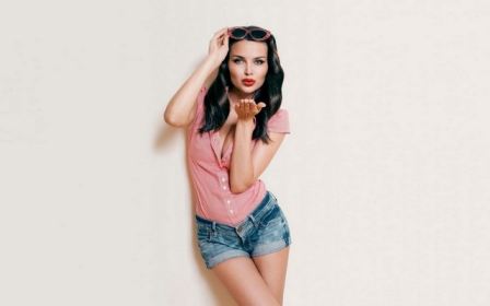 Kiss Girl Model Shorts Sunglasses Shirt