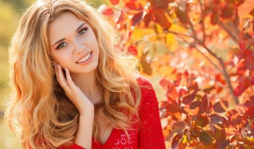 Make Up Smile Look Autumn Girl Blonde