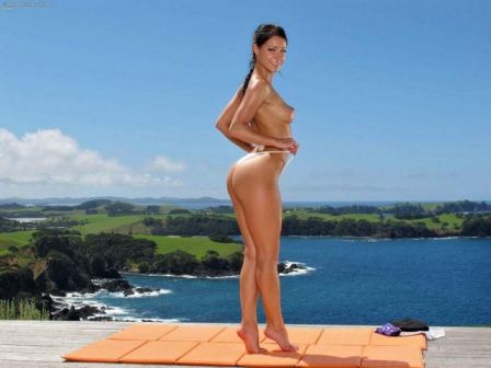New Zealand Nude Yoga Lexa