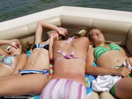 Non Nude Amateur Girls In Bikini