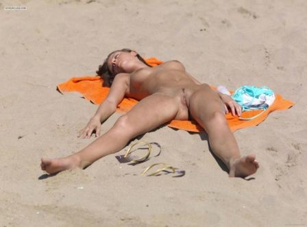 Nude Beach Girls Voyeur