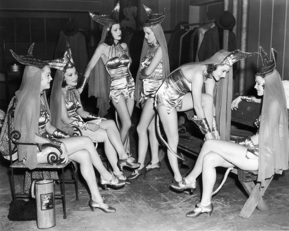 Nude Chorus Girls 1940s