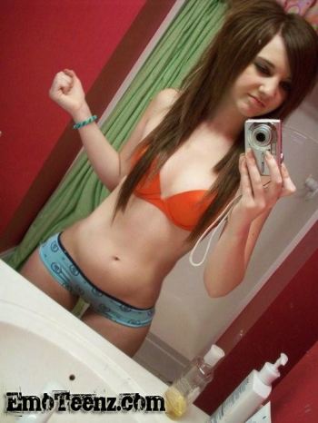 Nude Emo Girls In Bra And Panties