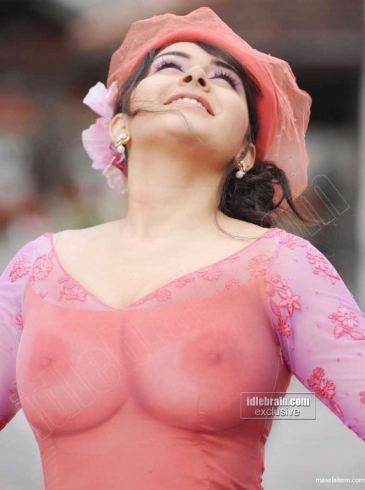 Nude Hansika Motwani Boobs