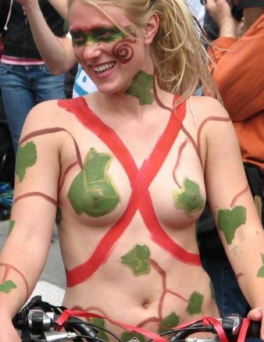 Nude Women Cyclists