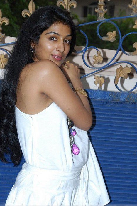 Padmapriya Latest Hot