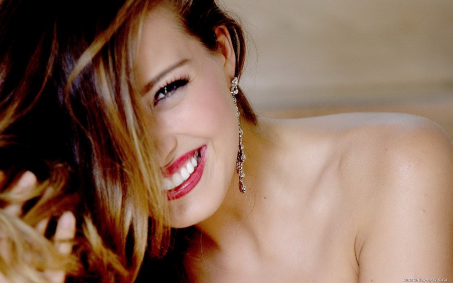 Petra Nemcova Cute Smiling X1