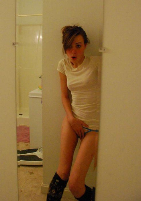 Photos Amateur Girls Caught Naked Embarrassed