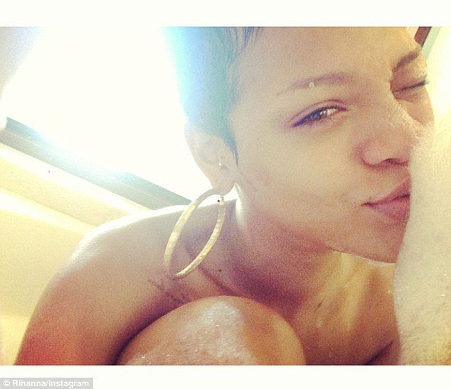 Rihanna Nude Instagram Selfies