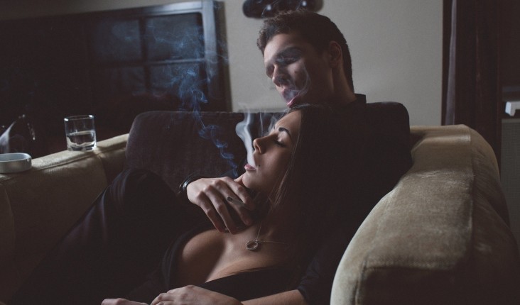 Room Sexy Girl Cleavage Breast Boyfriend Smoke