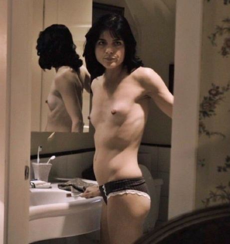 Selma Blair Nipples