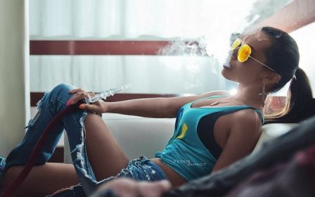 Sexy Body Girl Sunglasses Jeans Mood