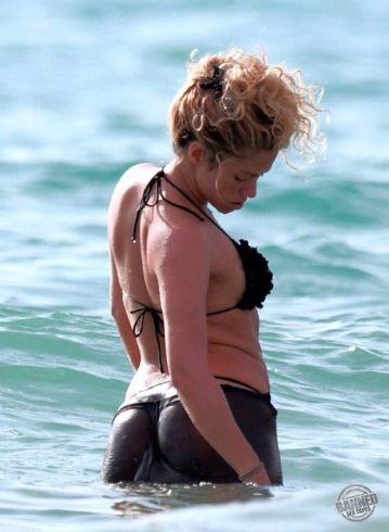 Shakira Thong