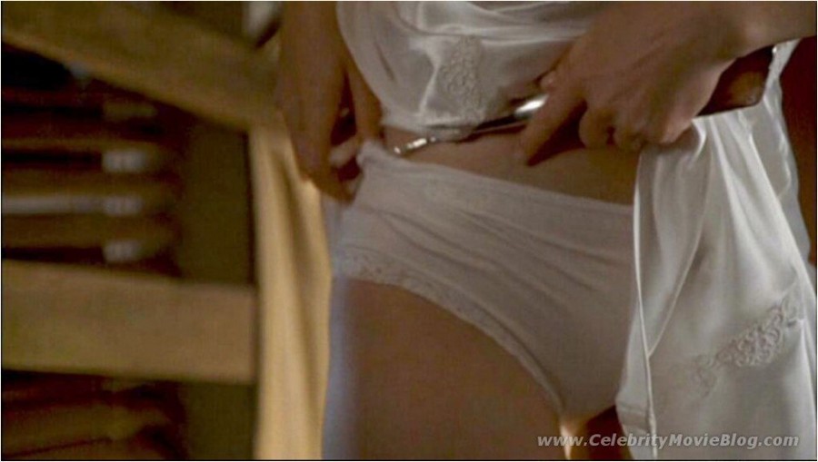 Slit Her Elizabeth Banks Nude