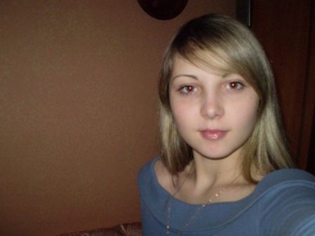 Slit Spread Bare Teens Young