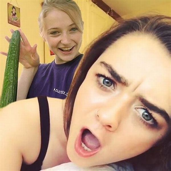 Sophie Turner And Maisie Williams Sex Scenes Video