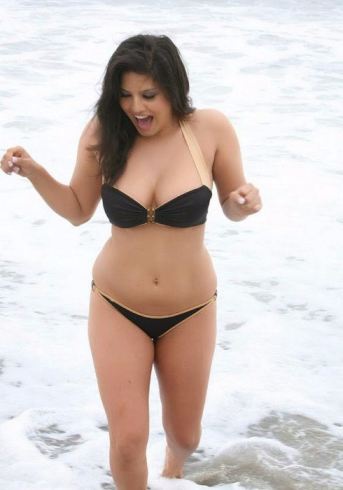 Sunny Leone Bikini Hot