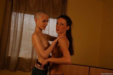 Super Skinny Lesbians