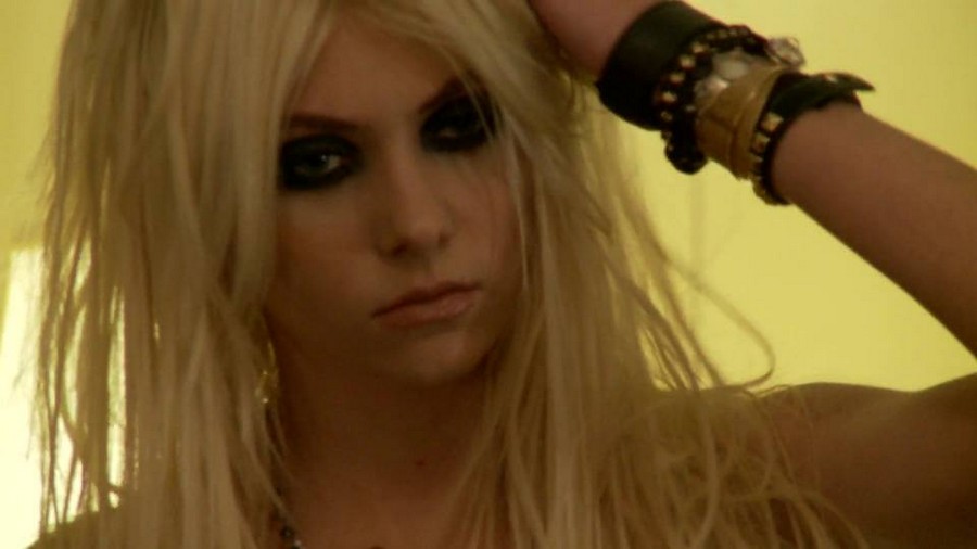 Taylor Momsen Teen Vogue 2010
