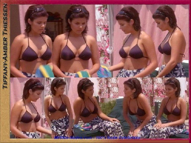 Tiffani Amber Thiessen Bikini