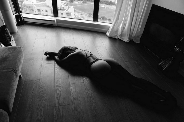 Tube9 Lying Down Hot Girl Big Ass