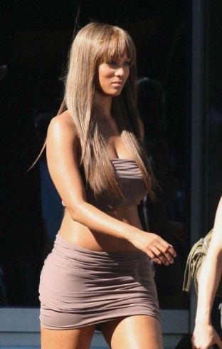 Tyra Banks Short Skirt