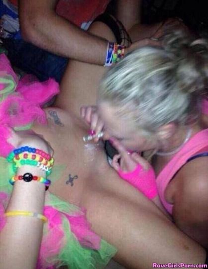 Ultra Festival Girl Coke On Naked Pussy Umf