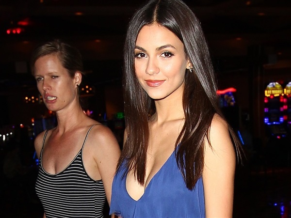 Victoria Justice Retardedly Hot In A Slutty Blue Dress