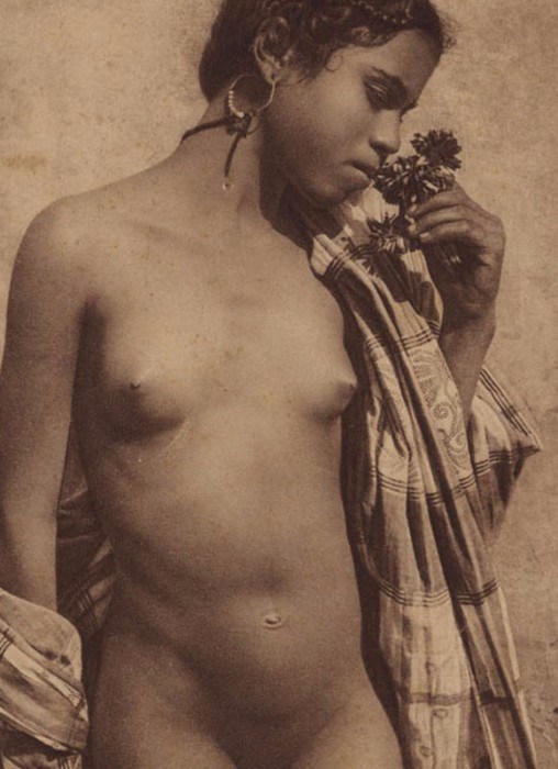 Vintage Nude African Girls
