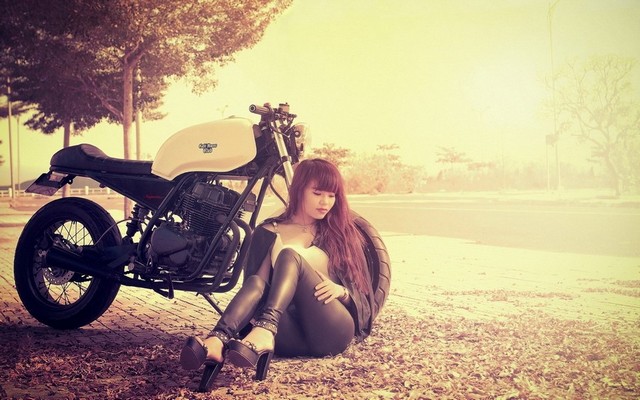 Wallpaper Motocikl Devushka Fon