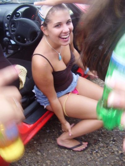 Web Teen Cleavage Candid