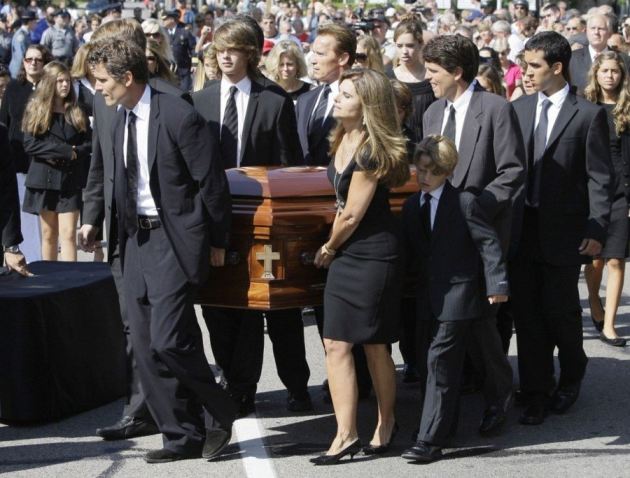 What To Wear To Funeral Women