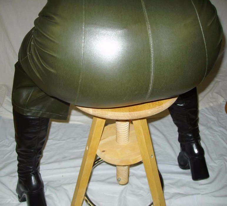 Woman Fucked In Rubber Boots
