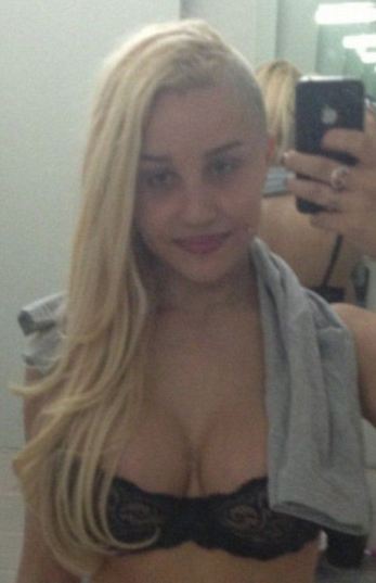 Amanda Bynes Selfie