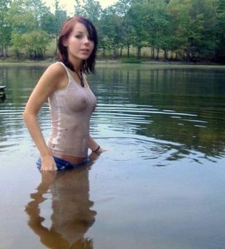 Ariel Tweto Fake Nude