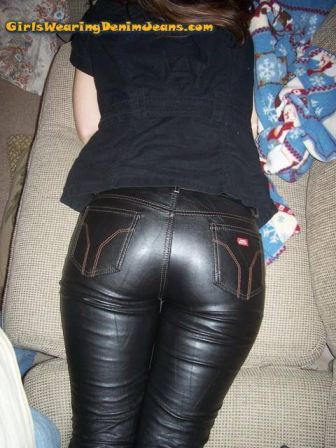 Asses In Tight Leather Pants