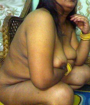 Bangladeshi Aunty Big Boobs