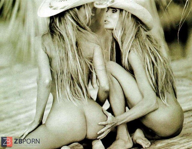 Barbi Twins