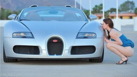 Bugatti Veyron Sexy Babe