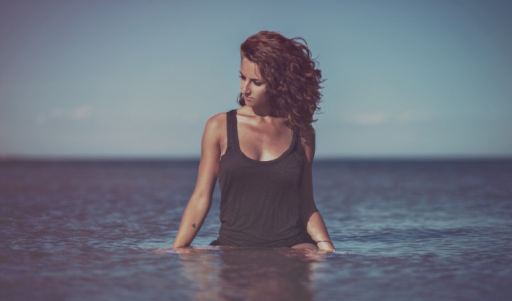 Curls Ringlets Shirt Water Girl